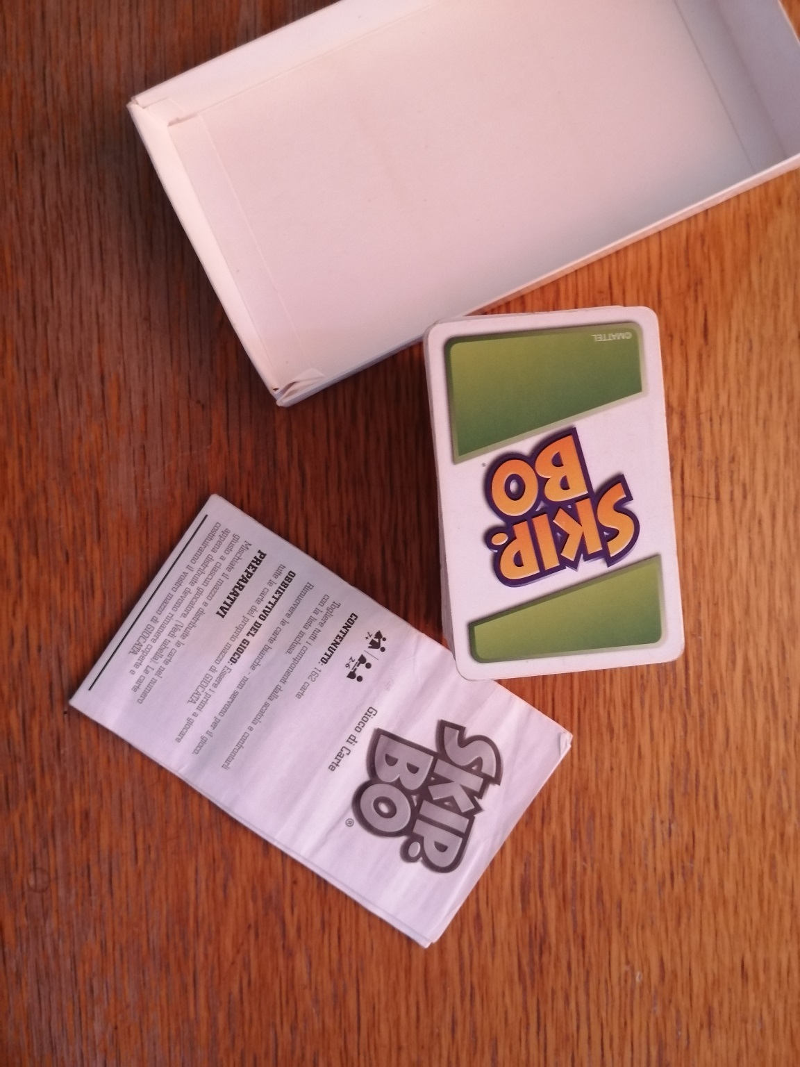 Skip-Bo Kartenspiel: Spielregeln, Karten, Tricks & Taktik