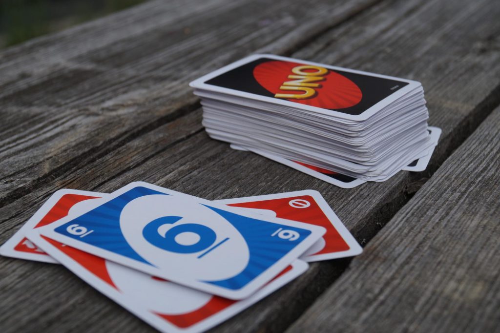 Uno: Ein klassisches Kartenspiel - nicht nur für Kinder!
